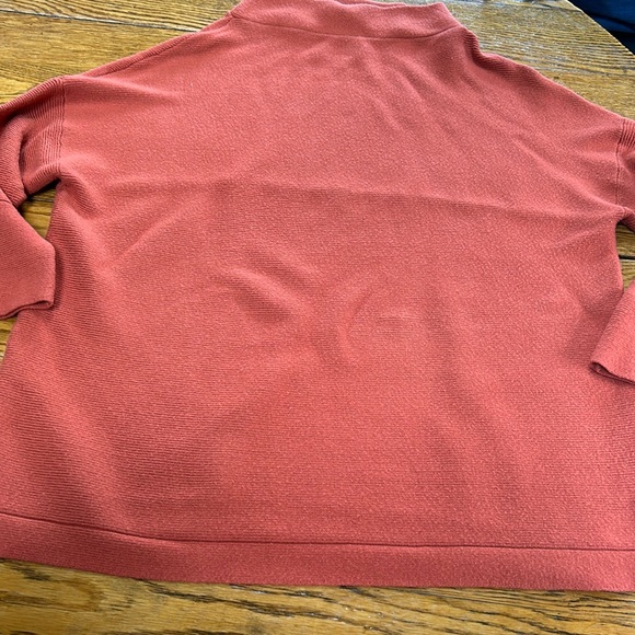 Heavy weight rust/orange color sweater. Size XL. Great fall colors.Pilling/AS IS - Picture 1 of 10
